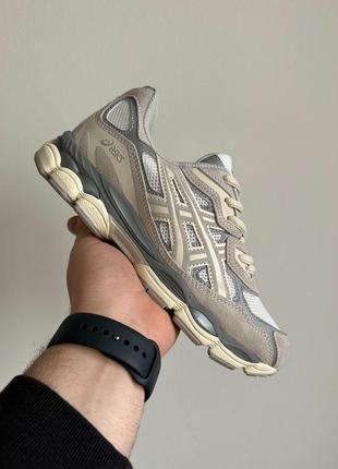 Классные женские и мужские кроссовки asics gel-nyc grey серо-бежевые