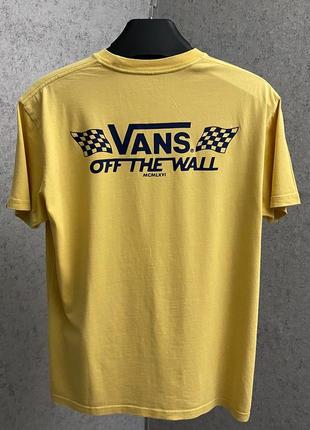 Желтая футболка от бренда vans4 фото