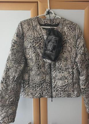 Куртка жіноча.