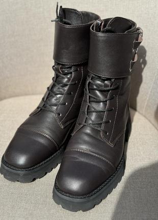 Демисезонные кожаные ботинки украинского бренда3 фото