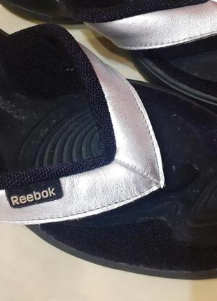 Шлёпанцы через палец reebok2 фото