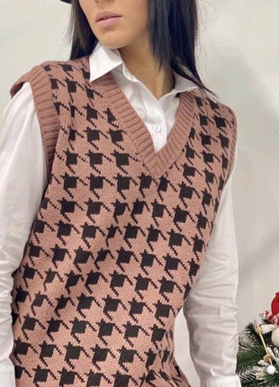 Жилет, жилетка, безрукавка в гусиную лапку