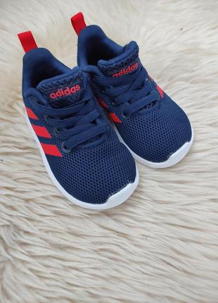 Кроссовки adidas 19  размер4 фото