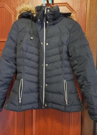 Куртка зимова з капюшоном