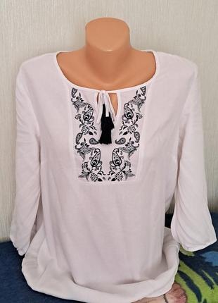 Рубашка с вышивкой