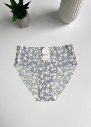 Красивые высокие бесшовные слипы с хлопковой ластовицей в стильный принт