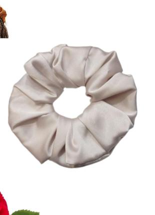 Об’ємна гумка для волосся з шовкової тканини maxi 13см handmade колір бежевий нюдовий