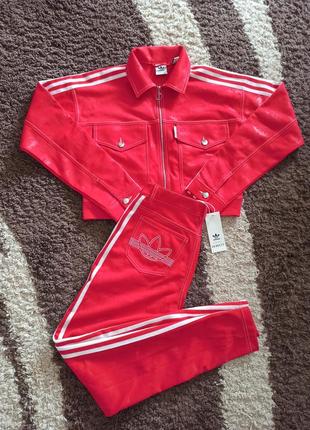 Костюм женский adidas р.44