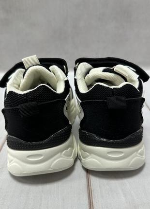 Стильні дитячі кросівки для хлопчика kimbo  чорно бежеві 27-305 фото
