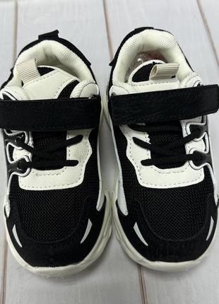 Стильні дитячі кросівки для хлопчика kimbo  чорно бежеві 27-306 фото