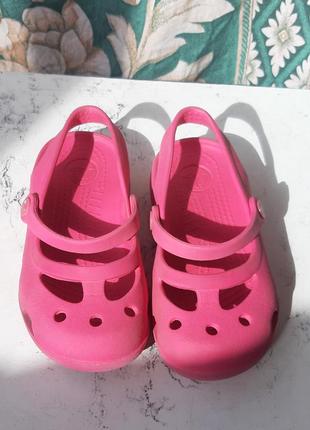 Детские кроксы сандалии босоножки девочке аквашузы пляжная обувь мокасины crocs