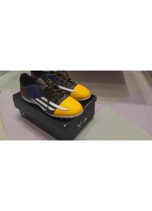 Футбольні стоноги adidas f10 messi tf