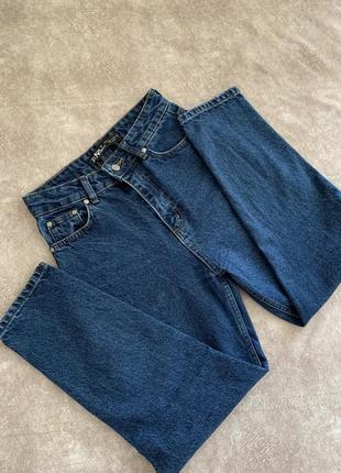 Синие джинсы мом6 фото