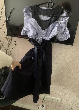 Гарний костюмчик