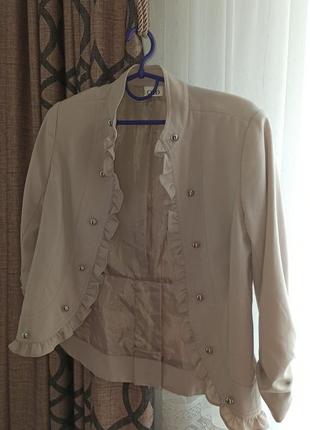 Піджак бежевий