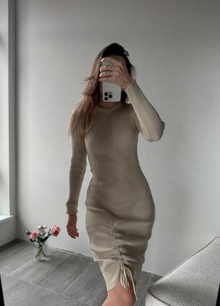 Трикотажна сукня в рубчик1 фото