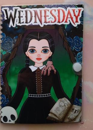 Уєнсдей. wednesday альбом на липучках.