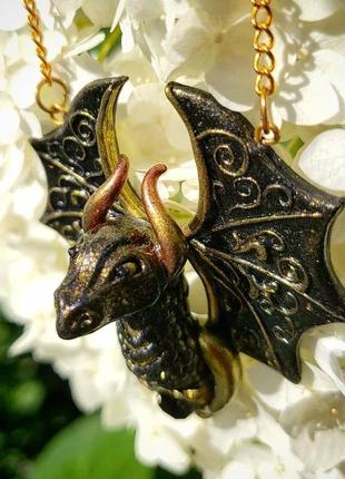 Кулон дракон черно золотой подарок девушке сестре подруге змей крылья2 фото