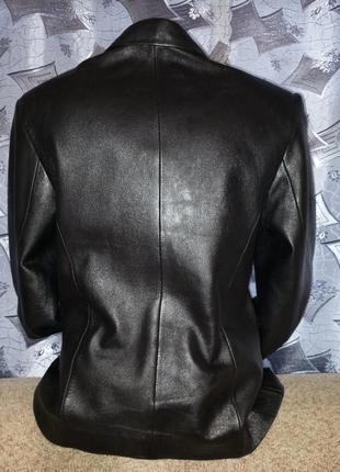 Пиджак женский кожаный.2 фото