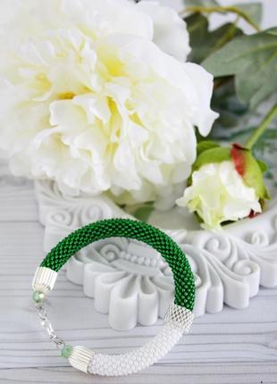 Соковитий зелений браслет-джгут для дівчини. подарунок на день народження. сувенір для доньки.3 фото
