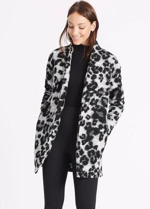 Леопардовое серое пальто