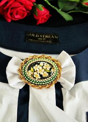 Красивая золотистая винтажная брошь-пуговица "royal" . символический подарок на 8 марта.1 фото