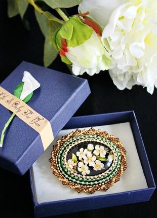 Красивая золотистая винтажная брошь-пуговица "royal" . символический подарок на 8 марта.2 фото