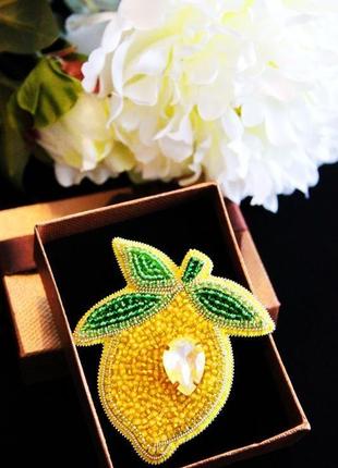 Брошь "сочный лимон". стильное украшение для яркого настроения. подарок для девушки. желтая брошь.6 фото