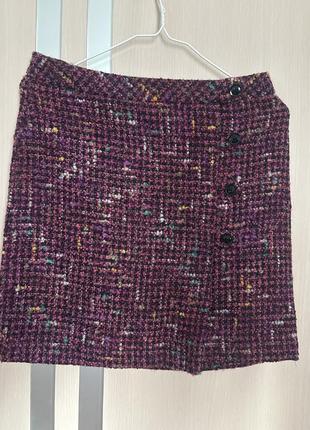 Красива твідова міні-спідниця