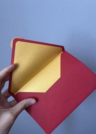 Конверт фактурний червоний