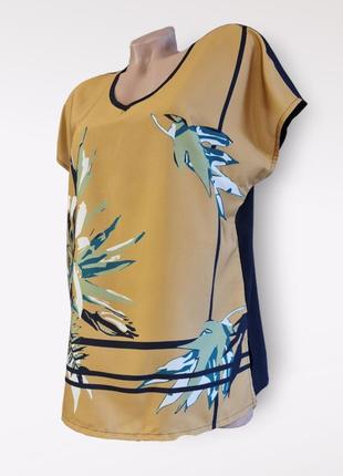 Гарна блузка.