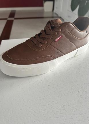 Мужские кроссовки levi's munro faux-leather retro low top sneakers1 фото