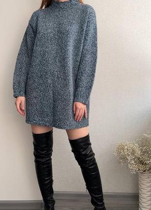 Стильное вязаное платье-свитер