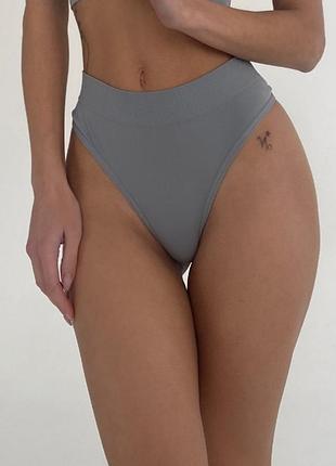 Базовые стринги с широкой резинкой