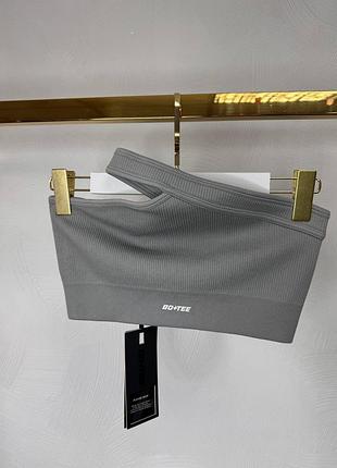 Спортивный топ в плотный рубчик от бренда bo+tee