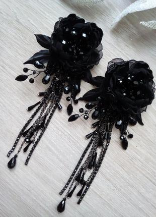 Длинные черные серьги с цветами