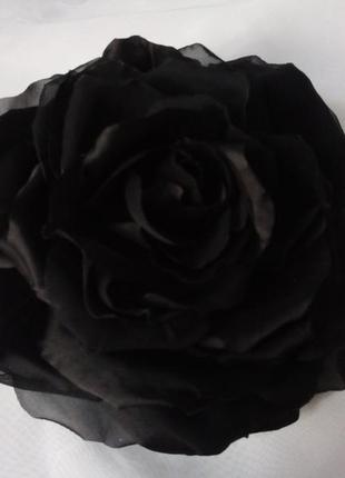 Большая шелковая роза на одежду.1 фото