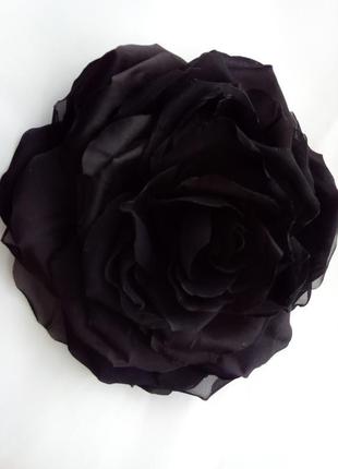 Большая шелковая роза на одежду.3 фото