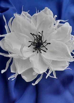 Брошь-цветок. чокер с белым цветком.4 фото