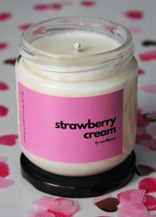 Соєва ароматична свічка "strawberry cream"🍦🍓
