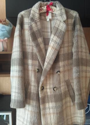 Шикарное пальтишко,пиджак, жакет.