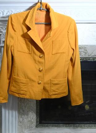 Піджак куртка яскраво жовта на ґудзиках
