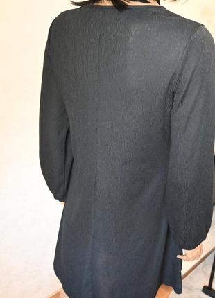 Чорна сукня жатка з v образним вирізом2 фото