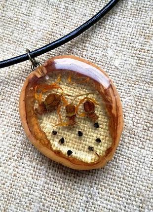 Оригинальный кулон ручной работы из сухоцветов и эпоксидной смолы,  необычный подарок девушке