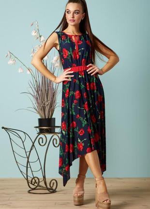Летнее длинное асимметричное платье без рукавов с красными цветами. темно-синее s-m2 фото