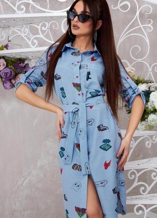 Женское летнее платье-рубашка с поясом, ниже колена, с детским принтом. голубое s