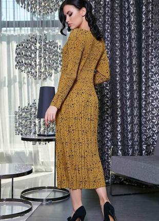 Платье-жатка летнее ниже колена с длинными рукавами в горошек. горчица, грязно-желтое хs-хl3 фото