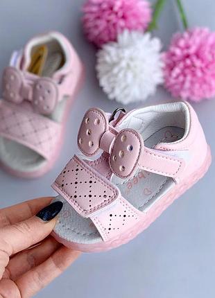 Босоніжки на дівчинку з мигалками