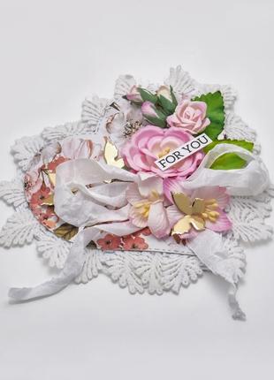 Валентинка листівка у формі серця з квітами та з мереживом2 фото