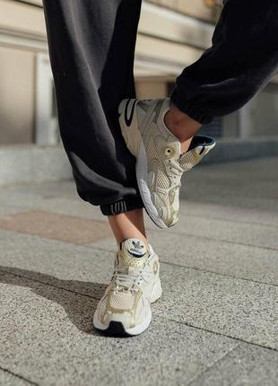 Жіночі кросівки adidas astir originals gold бежеві легкі повсякденні кеди адідас10 фото